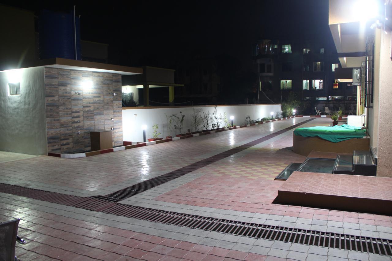 Hira Laxmi Residency Hotell Alībāg Exteriör bild