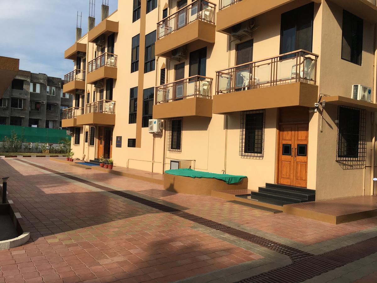 Hira Laxmi Residency Hotell Alībāg Exteriör bild